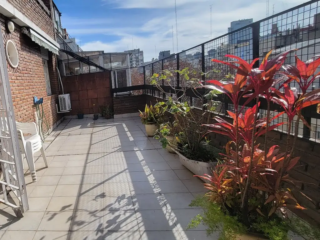 3 ambientes con balcón terraza y cochera en Palermo